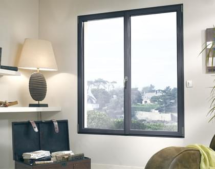 Partenaire Arcades et baies, pose de fenêtre alu, porte fenêtre alu, fenêtre alu triple vitrage, fenêtre alu avec volet roulant, fenêtre sur mesure